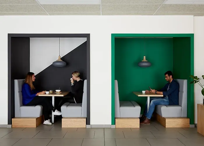 The Social Hub Paris La Défense Extended Stay